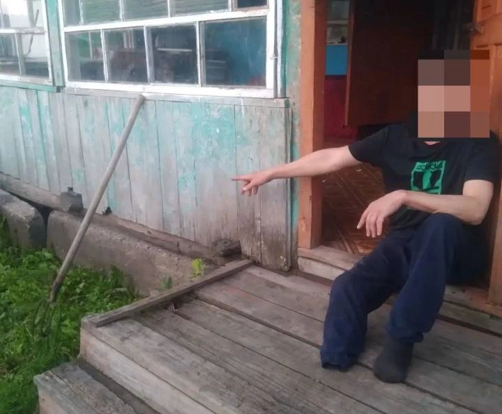 В Саракташе пенсионер угрожал сыну‑инвалиду вилами. Возбуждено уголовное дело