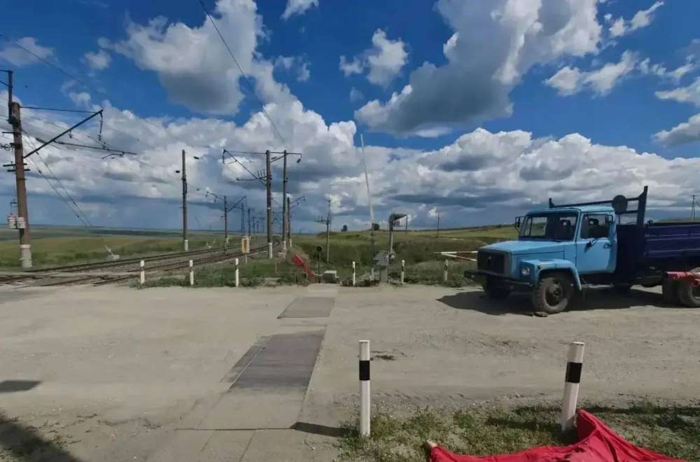 На трассе Орск-Башкортостан пешеход попал под грузовик — насмерть 