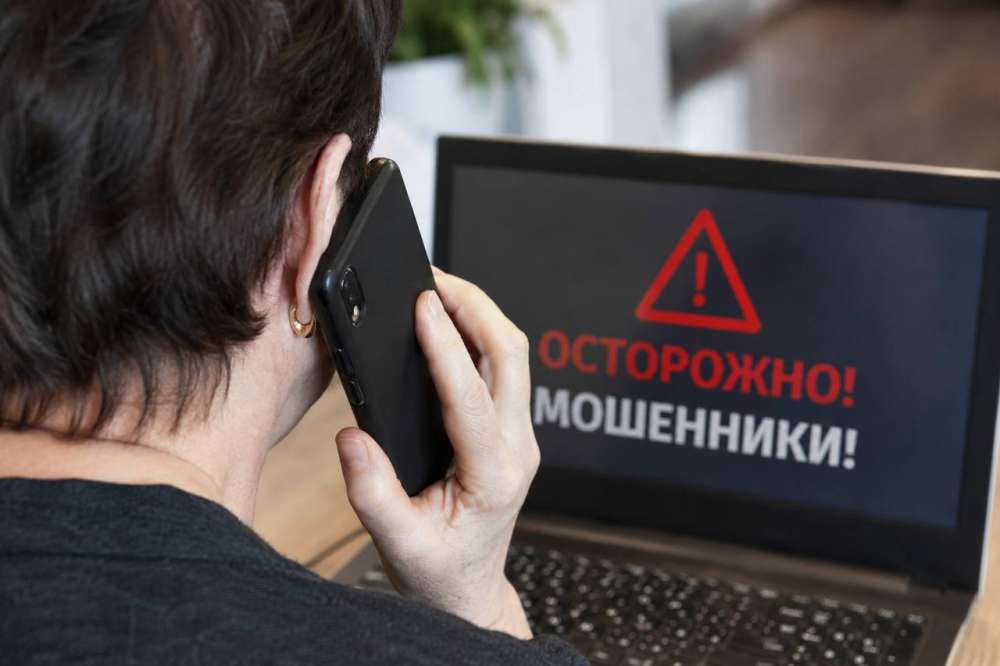 Многоступенчатая схема мошенников лишила жительницу Бузулука почти 1 млн рублей