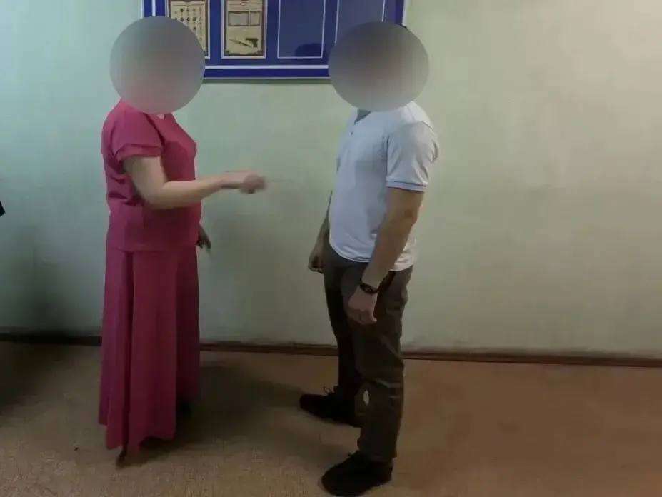 Примирение не удалось: в Оренбурге женщина ударила соседа ножом после ссоры