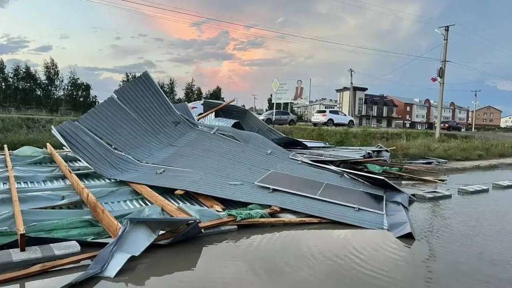 В Новоорске подсчитывают ущерб после ураганного ветра