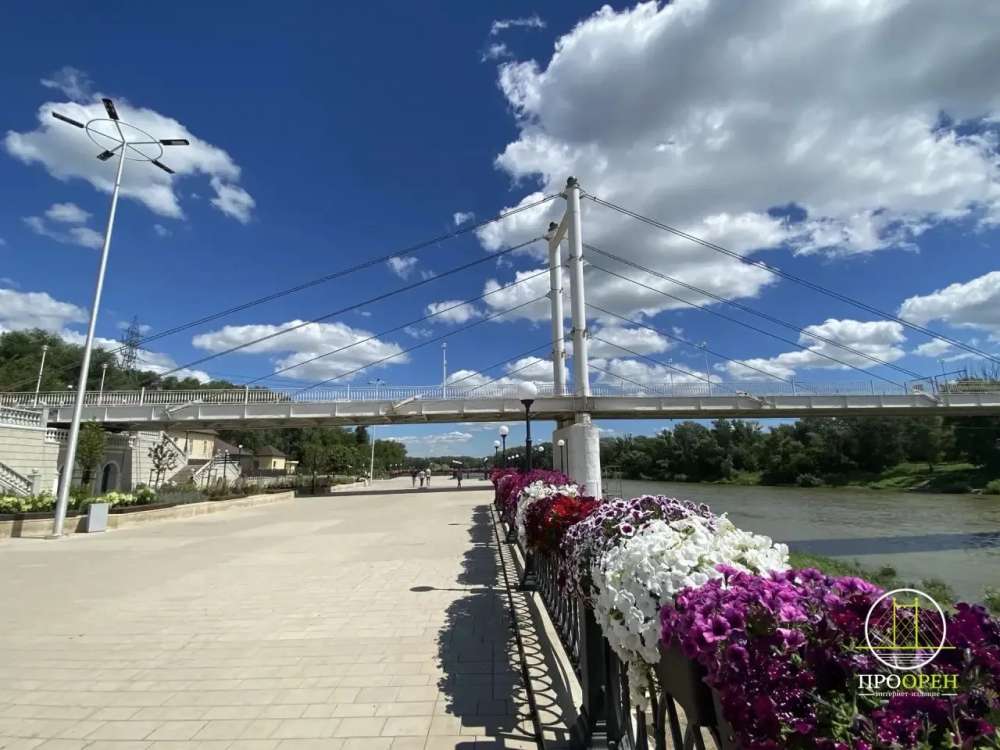 Ремонт пешеходного моста через Урал в Оренбурге близится к завершению