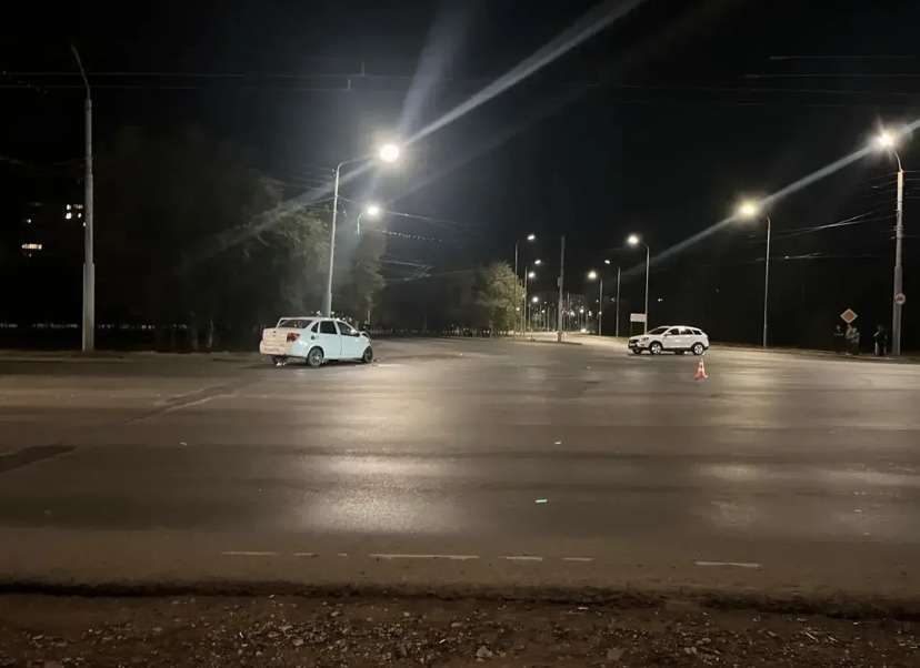 В ночном ДТП в Оренбурге пострадали два человека 