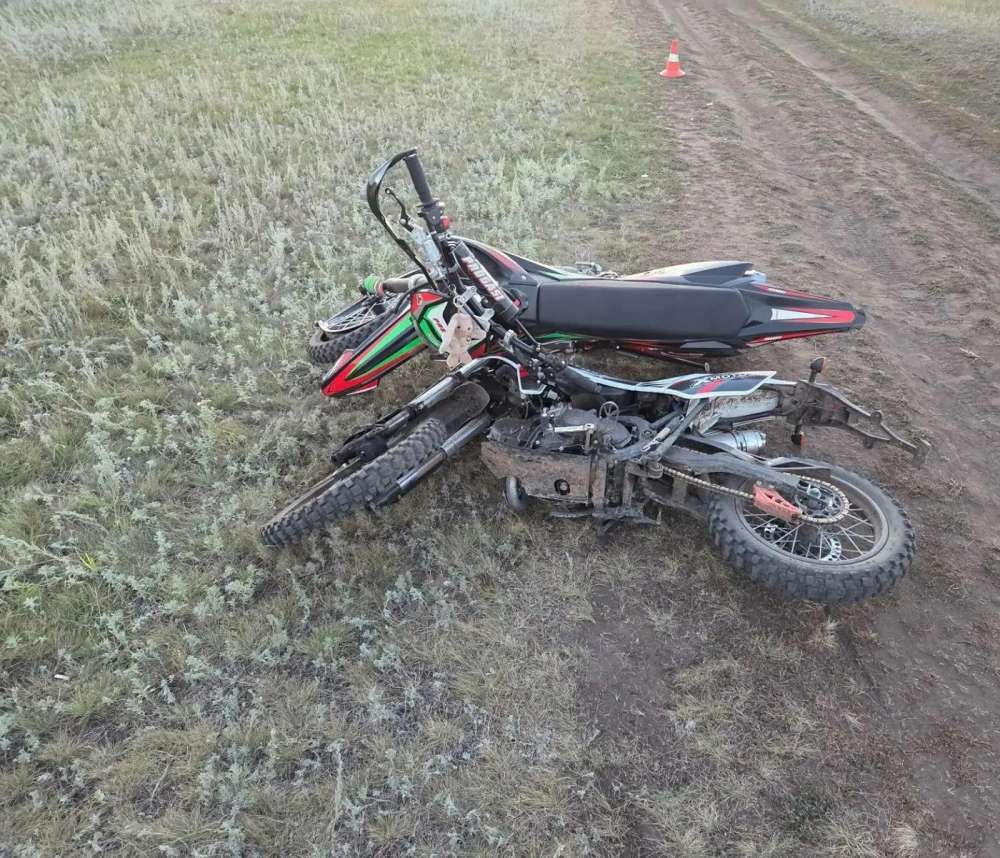 В Сорочинске подростки на питбайках попали в аварию: один ребенок в больнице 