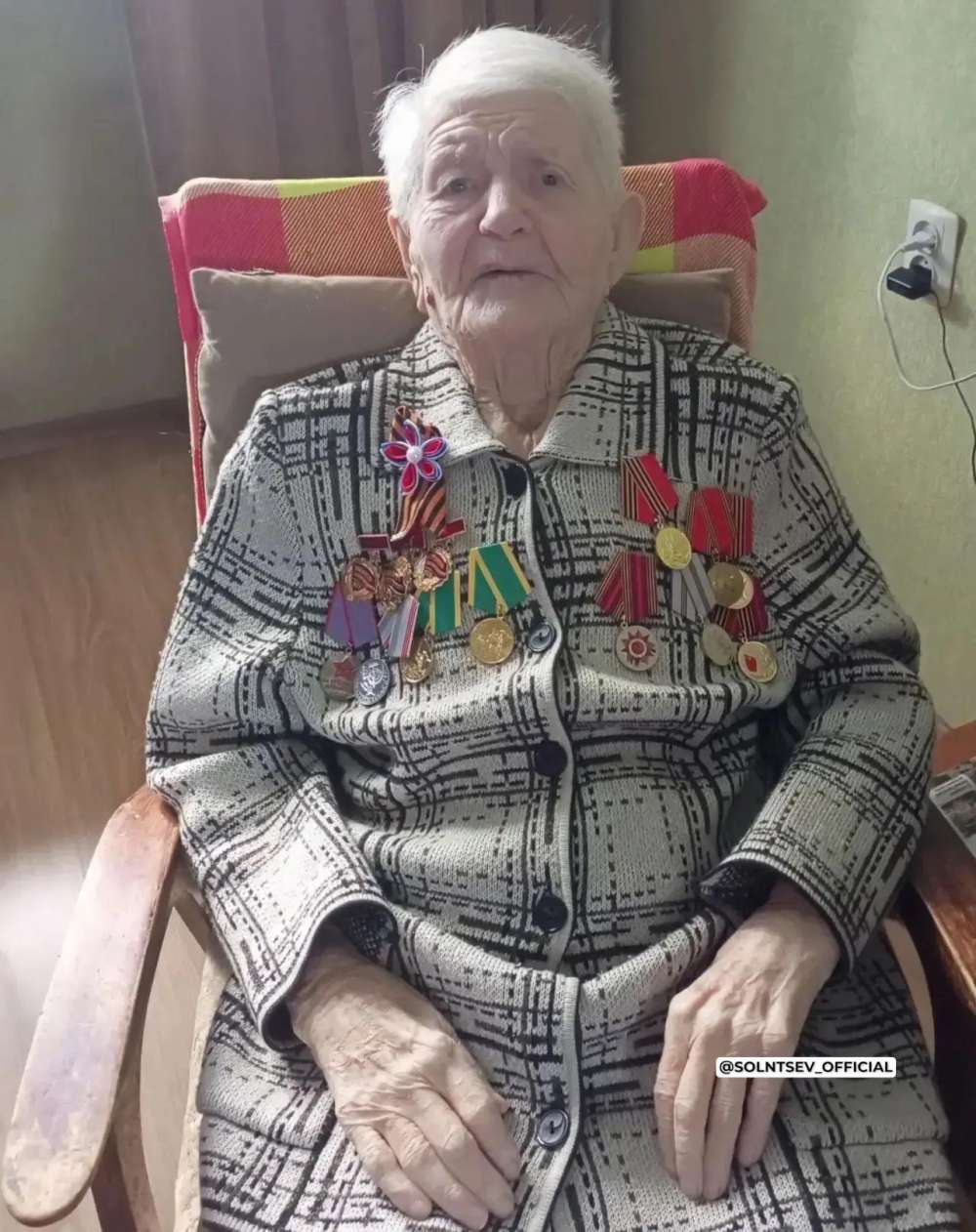 В Оренбурге празднует вековой юбилей труженица тыла Анна Трошина