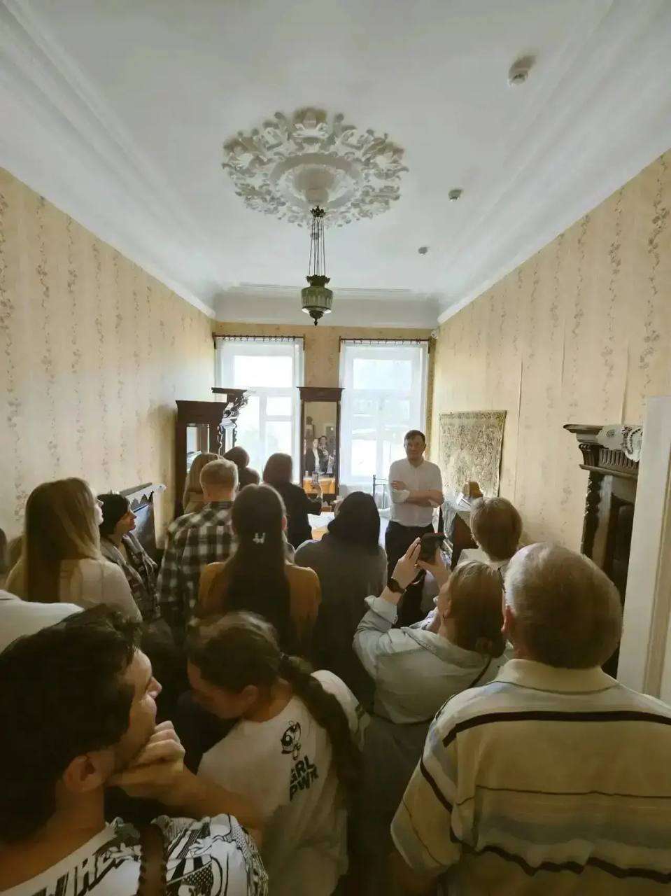 Как жил Юрий Гагарин до полета в космос: в Оренбурге расскажут о его юности в коммуналке