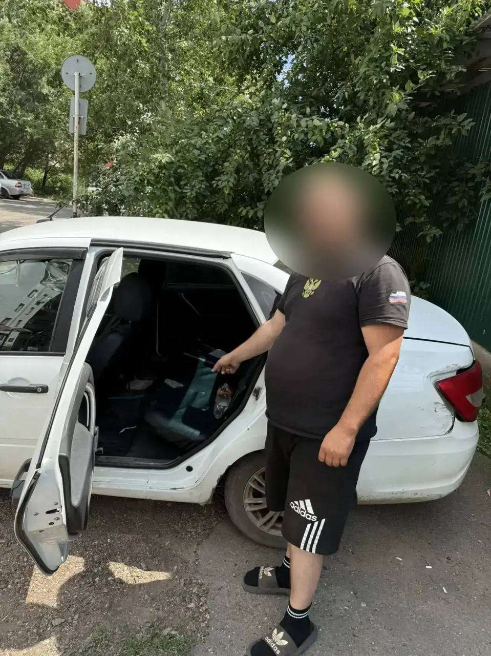 Оренбургский таксист не вернул пассажирке забытый телефон и сдал его в ломбард
