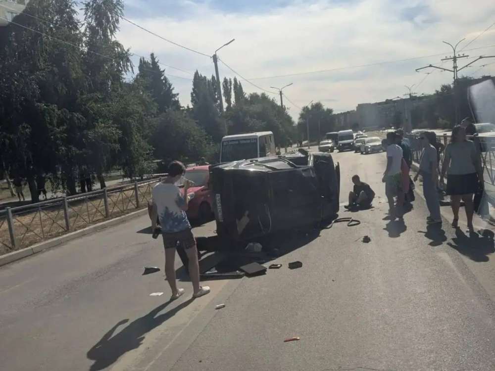 В Новотроицке 19-летний водитель устроил ДТП, пострадал пассажир