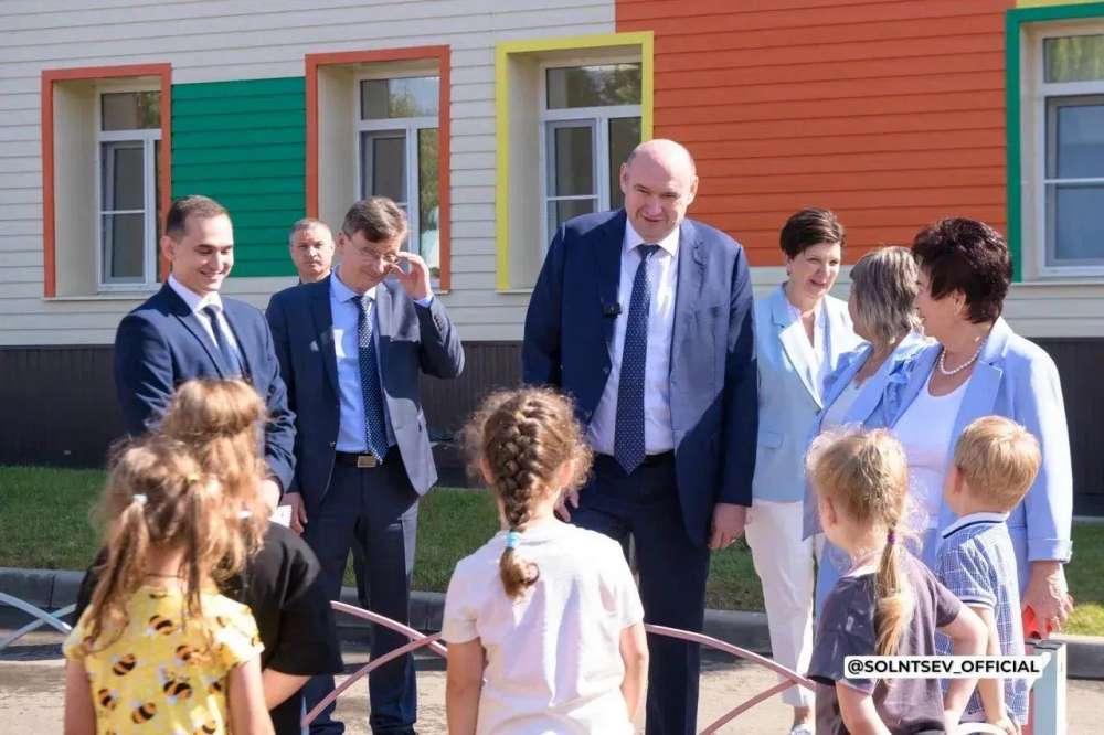 Парк «Озерки», детский сад и храм: губернатор посетил социальные объекты Сорочинска