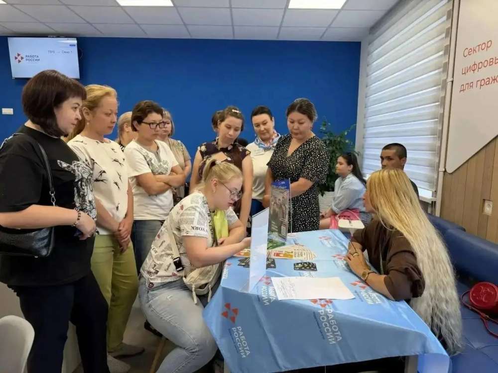 Более тысячи оренбурженок нашли работу благодаря женским клубам «Работы России»