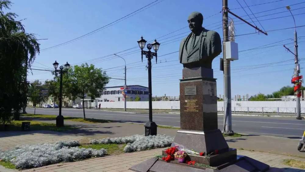 «Альбом воспоминаний»: в Оренбурге почтили память Юрия Гаранькина