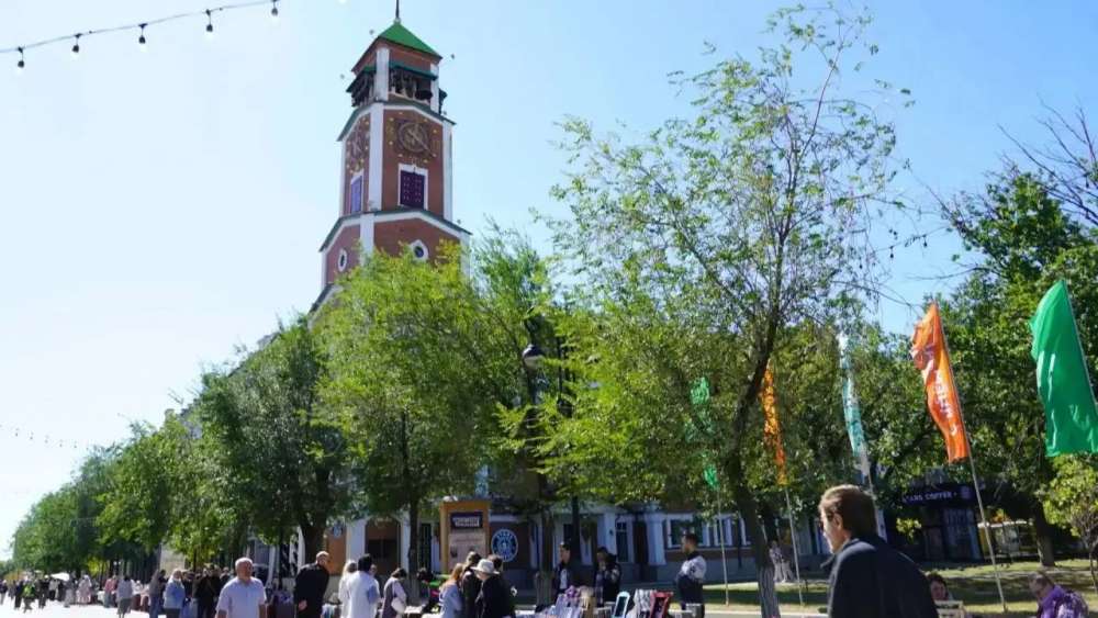 В центре Оренбурга празднично: мэрия поделилась фотографиями с Дня города