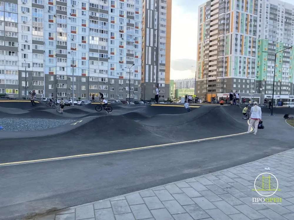  В 16 МКР Оренбурга на Бр. Хусаиновых открыли скейт-парк