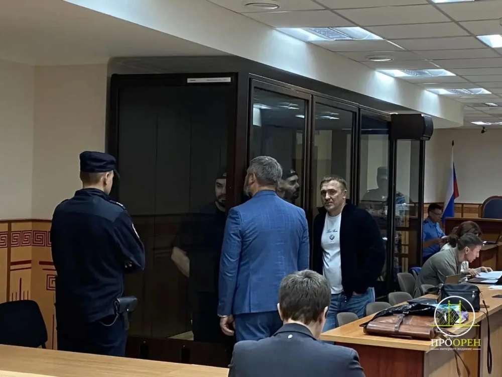 Новые подробности дела братьев Макаровых. Защита заявила о пропаже срезов одежды с кровью
