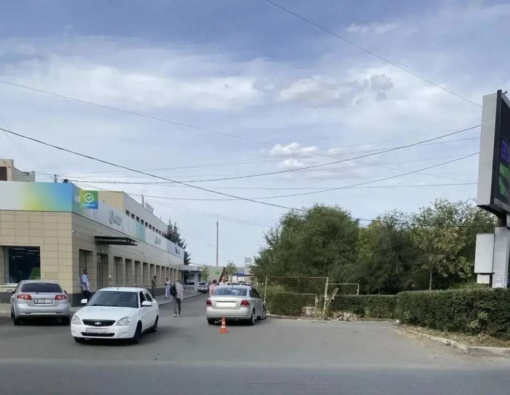 В Оренбурге на улице Новой под колеса иномарки попала женщина