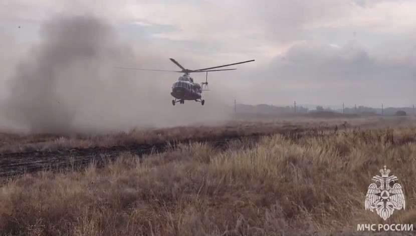 Авиация сбросила 57 тонн воды на очаг пожара в Беляевском районе