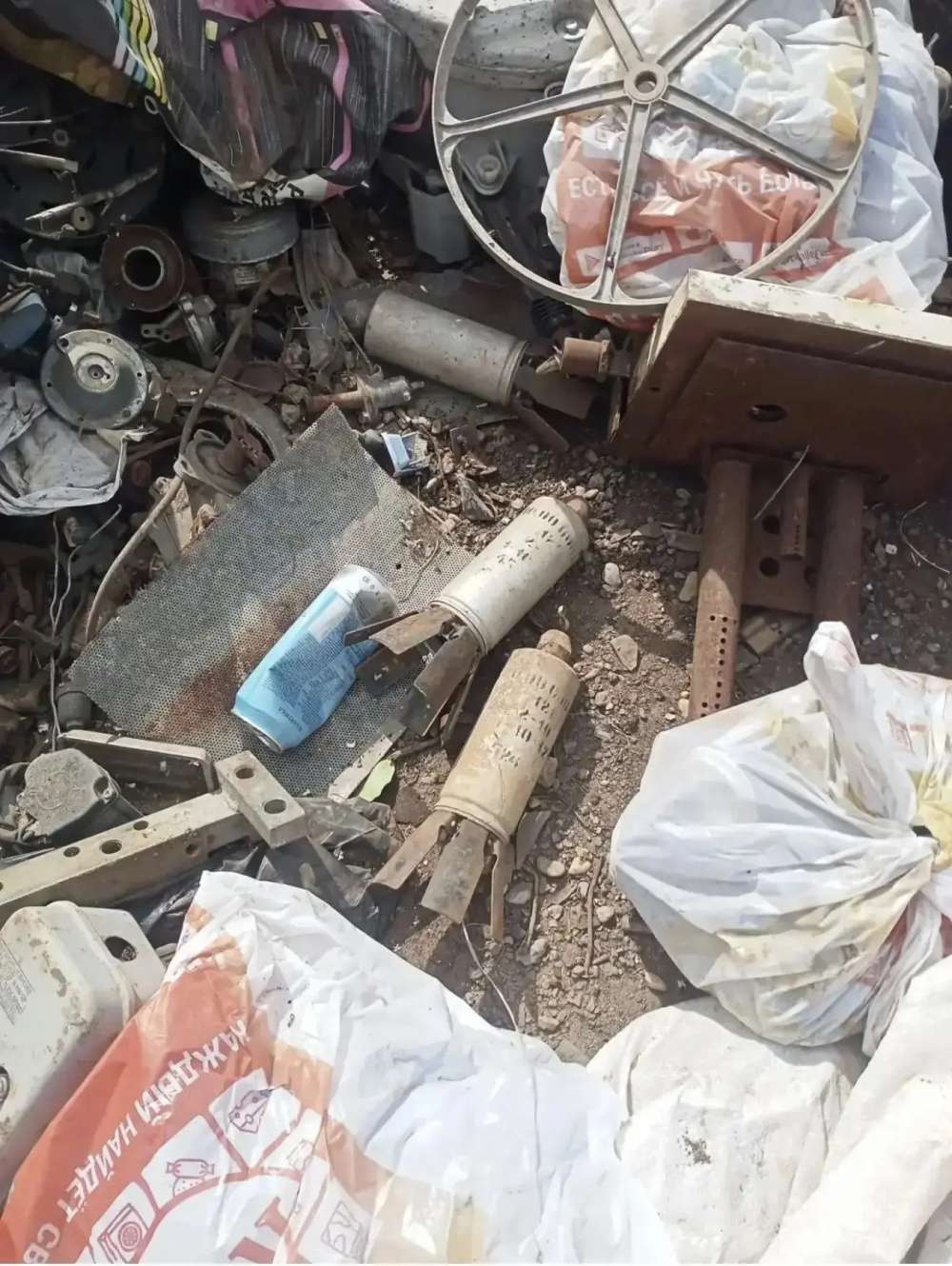 В Краснохолме нашли предметы, похожие на снаряды