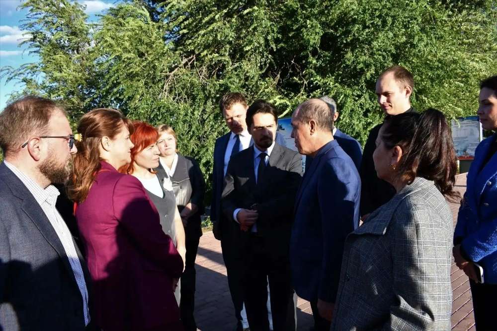  Оренбург поздравил Уральск с Днём города: 30 саженцев рябины и новые совместные проекты