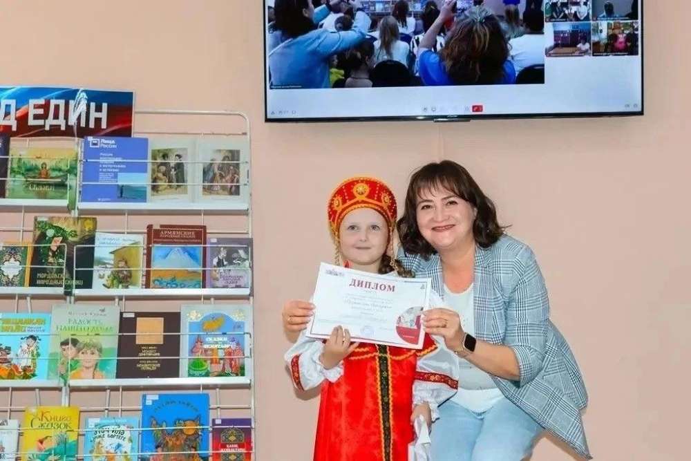 Юная оренбурженка Марьяна Ерохина победила в конкурсе чтецов «Дружат дети Оренбуржья»