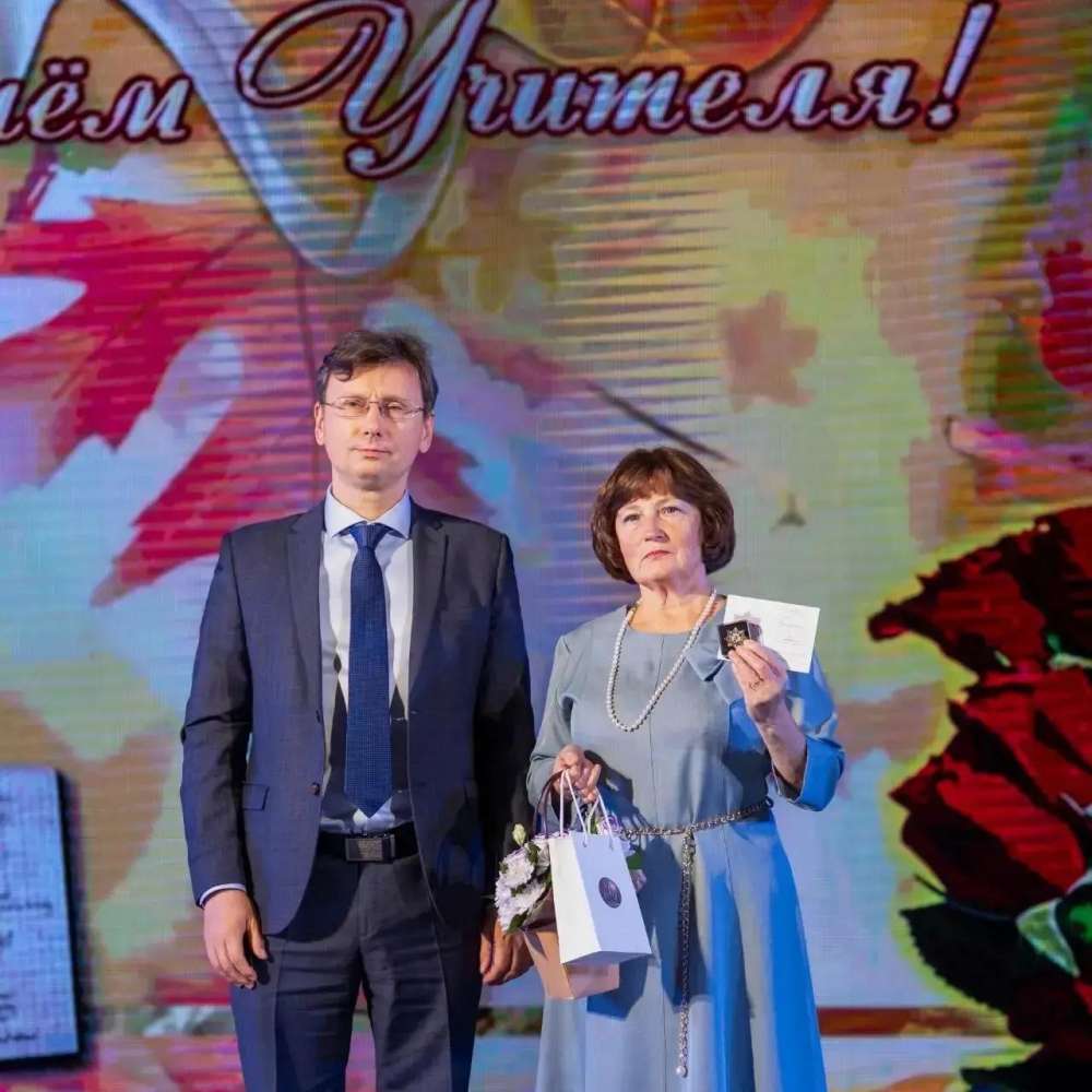 В Оренбуржье в День учителя чествовали лучших педагогов региона