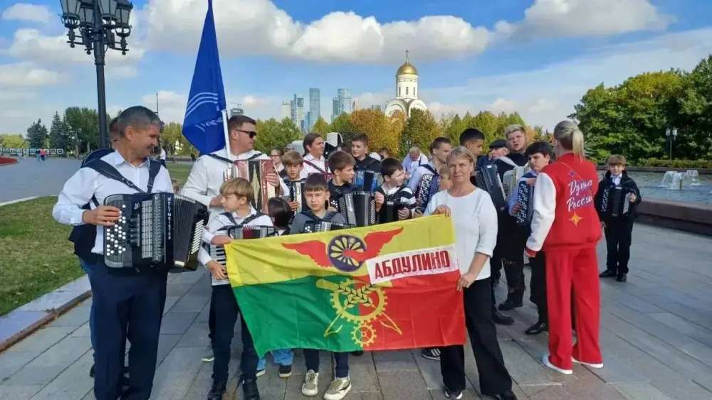 Баянист из Абдулино принял участие в установлении рекорда России на Поклонной горе